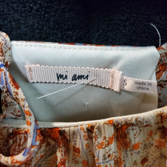 Romper short Beautiful I took a pic of the Gold the best I could. Elastic waist - Picture 4 of 5